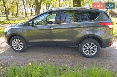 Внедорожник / Кроссовер Ford Kuga 2016 в Каменке