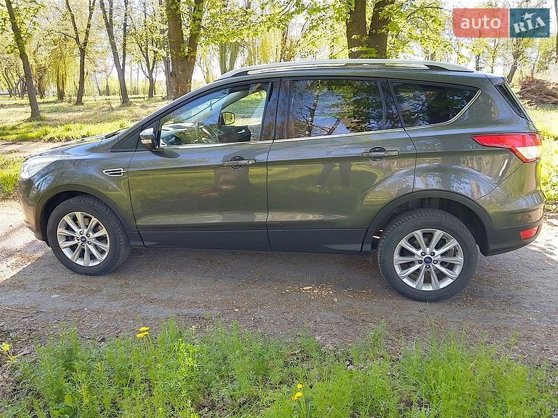 Внедорожник / Кроссовер Ford Kuga 2016 в Каменке
