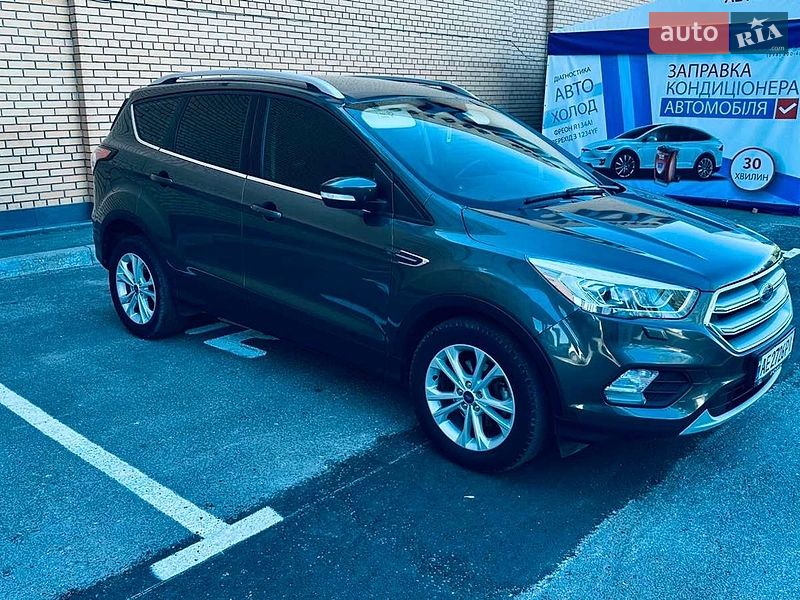 Внедорожник / Кроссовер Ford Kuga 2019 в Днепре