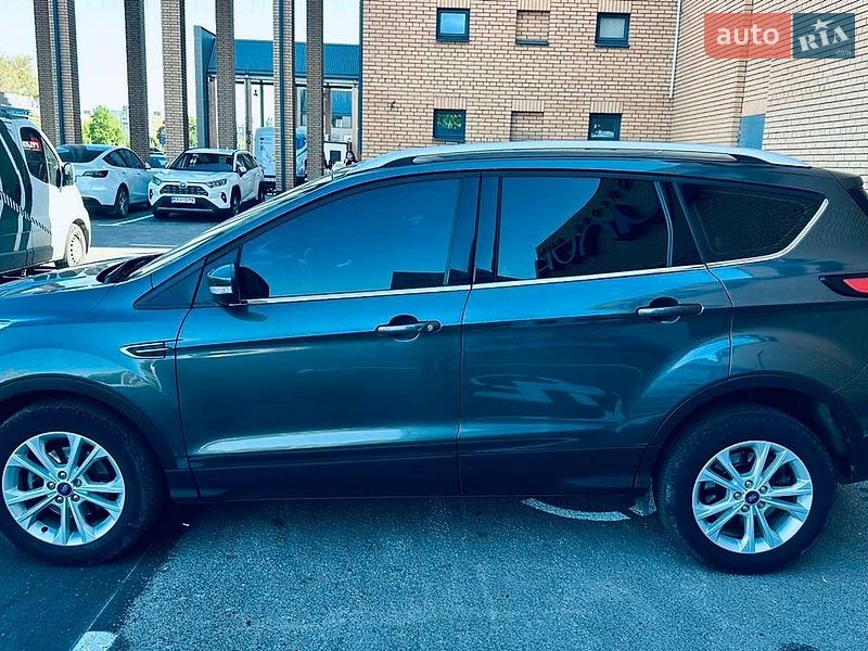Внедорожник / Кроссовер Ford Kuga 2019 в Днепре