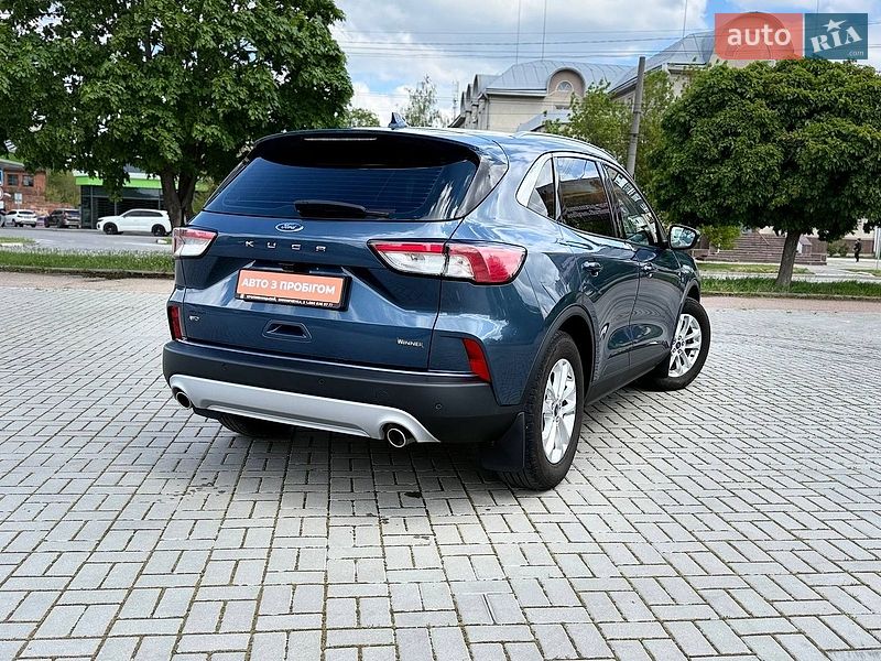 Позашляховик / Кросовер Ford Kuga 2021 в Кропивницькому