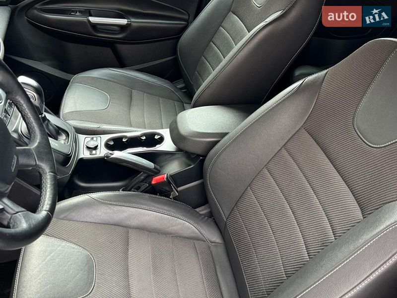 Позашляховик / Кросовер Ford Kuga 2013 в Львові