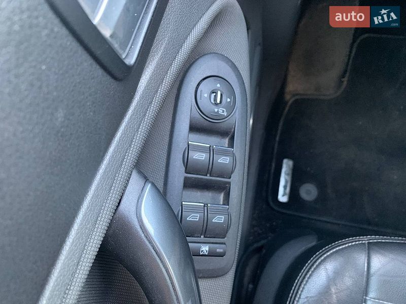 Позашляховик / Кросовер Ford Kuga 2012 в Києві