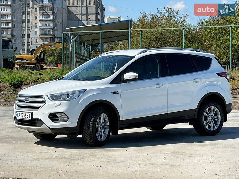 Внедорожник / Кроссовер Ford Kuga 2019 в Черкассах