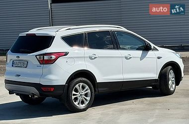 Внедорожник / Кроссовер Ford Kuga 2019 в Черкассах