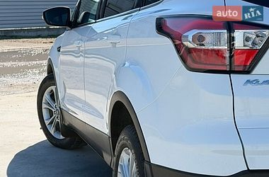 Внедорожник / Кроссовер Ford Kuga 2019 в Черкассах