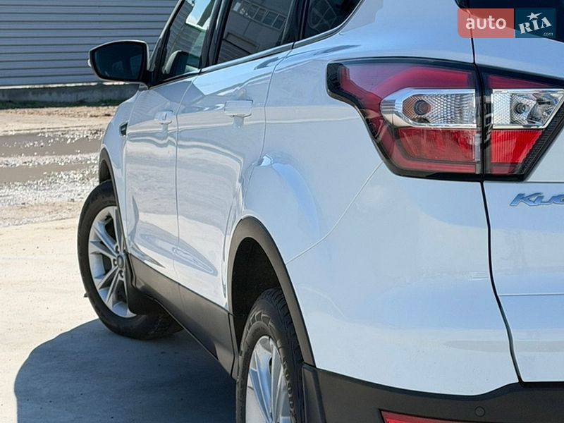 Внедорожник / Кроссовер Ford Kuga 2019 в Черкассах
