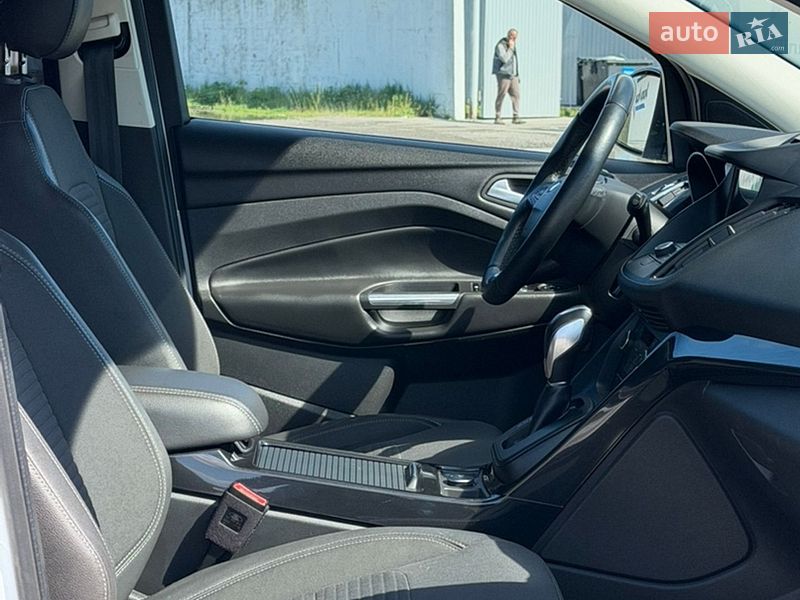 Внедорожник / Кроссовер Ford Kuga 2019 в Черкассах