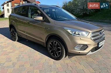 Внедорожник / Кроссовер Ford Kuga 2019 в Тернополе