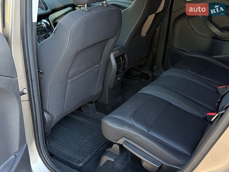 Внедорожник / Кроссовер Ford Kuga 2019 в Тернополе