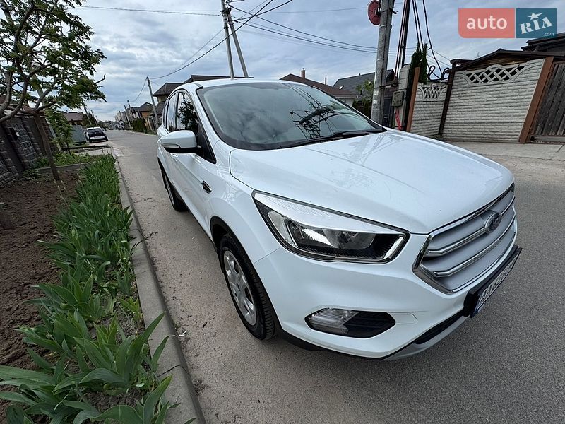 Внедорожник / Кроссовер Ford Kuga 2017 в Киеве