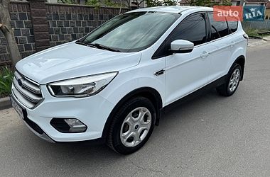 Внедорожник / Кроссовер Ford Kuga 2017 в Киеве