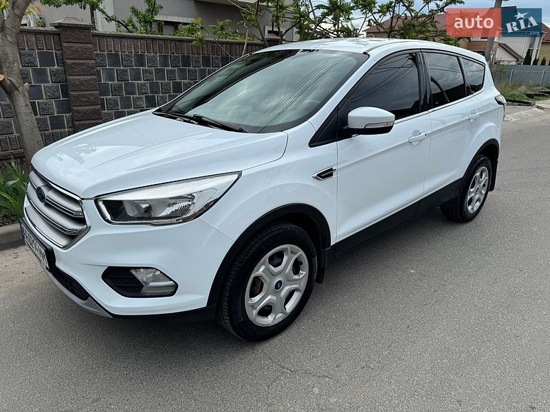 Внедорожник / Кроссовер Ford Kuga 2017 в Киеве