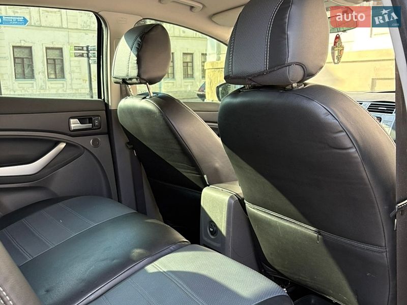 Внедорожник / Кроссовер Ford Kuga 2010 в Каменец-Подольском