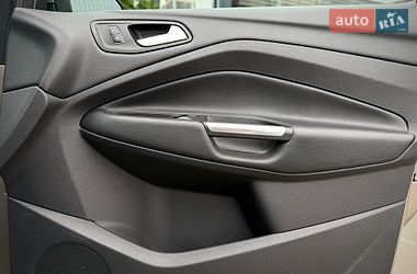 Позашляховик / Кросовер Ford Kuga 2019 в Києві