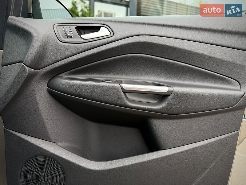 Позашляховик / Кросовер Ford Kuga 2019 в Києві