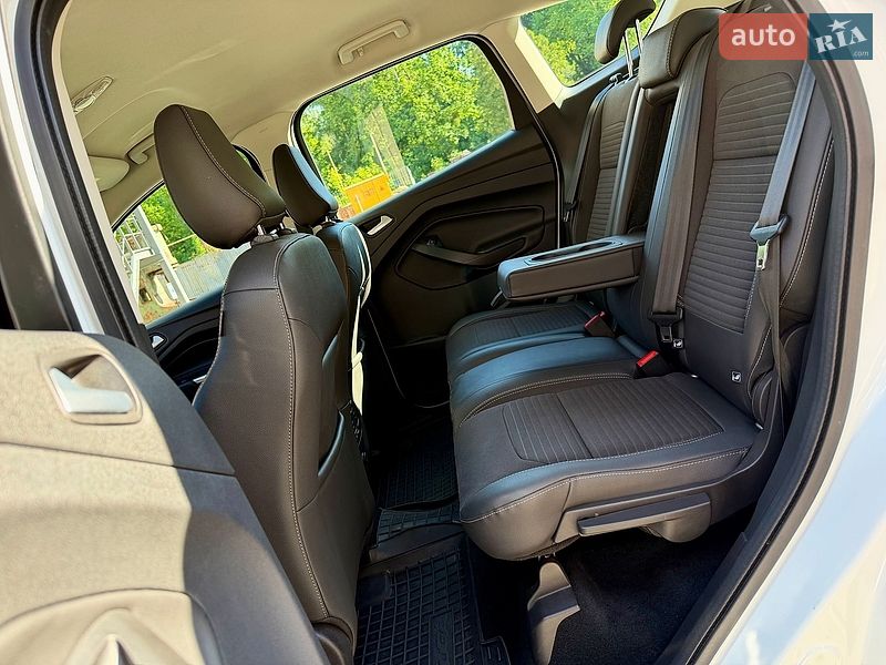 Внедорожник / Кроссовер Ford Kuga 2019 в Львове