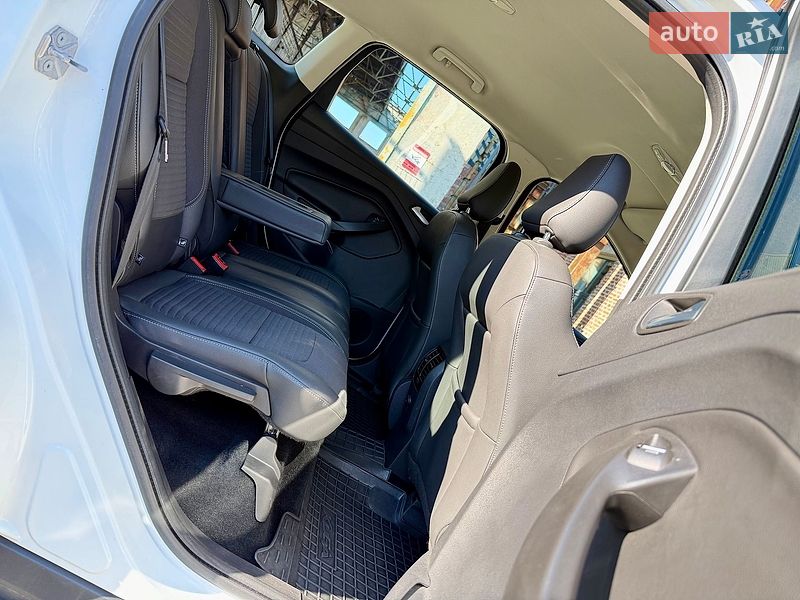 Внедорожник / Кроссовер Ford Kuga 2019 в Львове