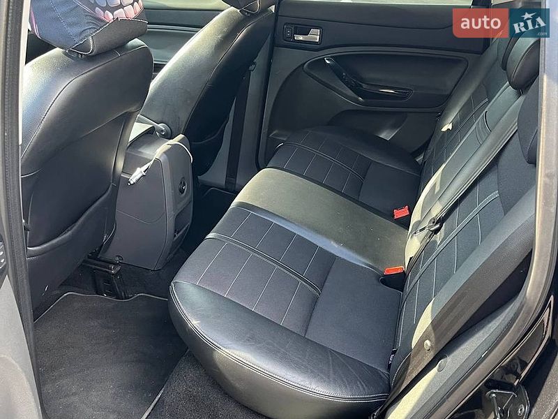 Внедорожник / Кроссовер Ford Kuga 2012 в Ровно
