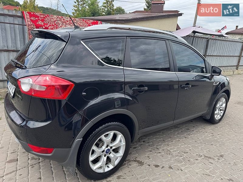 Позашляховик / Кросовер Ford Kuga 2012 в Винниках