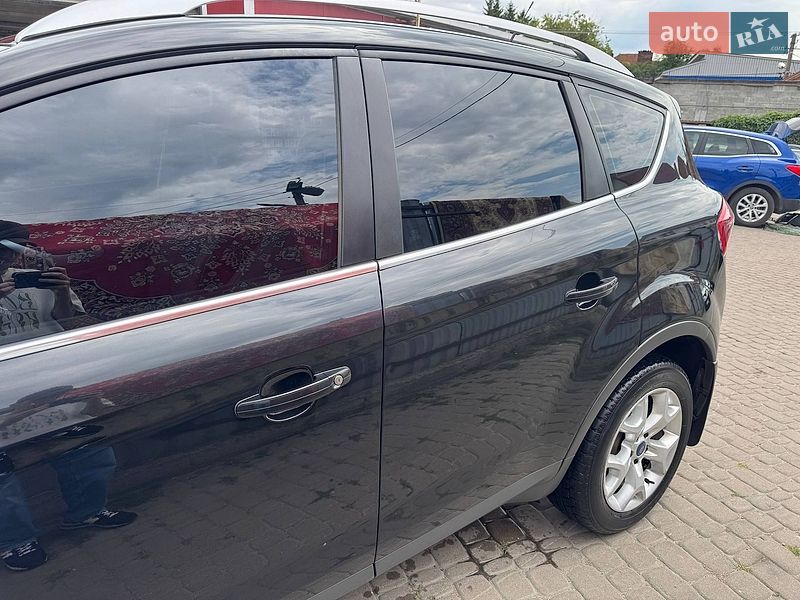 Позашляховик / Кросовер Ford Kuga 2012 в Винниках