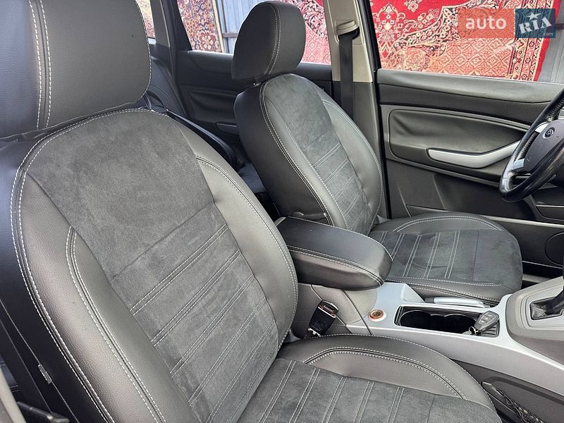 Позашляховик / Кросовер Ford Kuga 2012 в Винниках