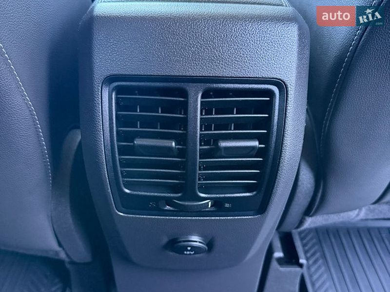 Внедорожник / Кроссовер Ford Kuga 2019 в Дубно