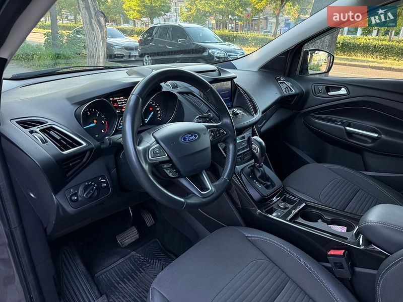 Позашляховик / Кросовер Ford Kuga 2019 в Миколаєві