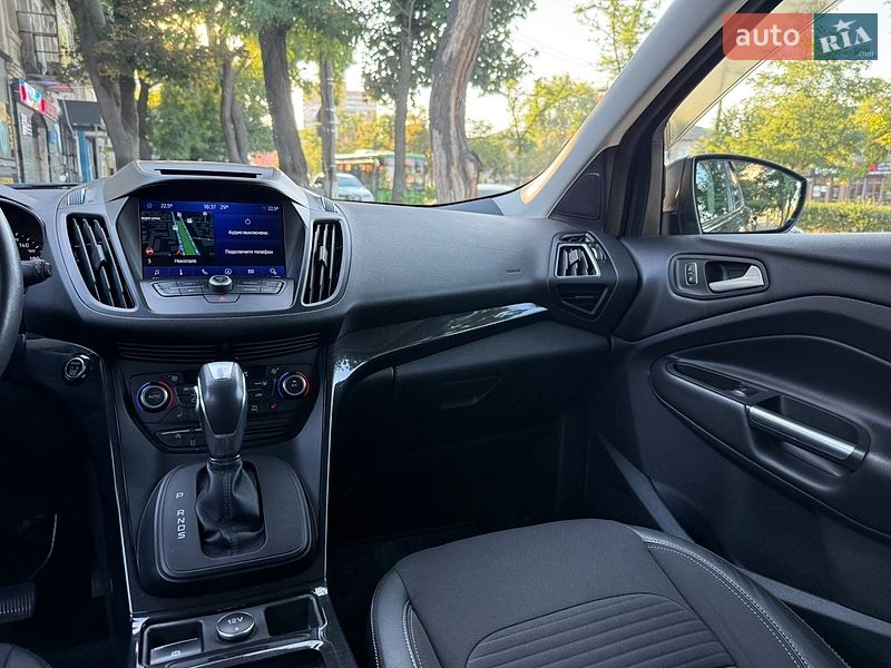 Позашляховик / Кросовер Ford Kuga 2019 в Миколаєві