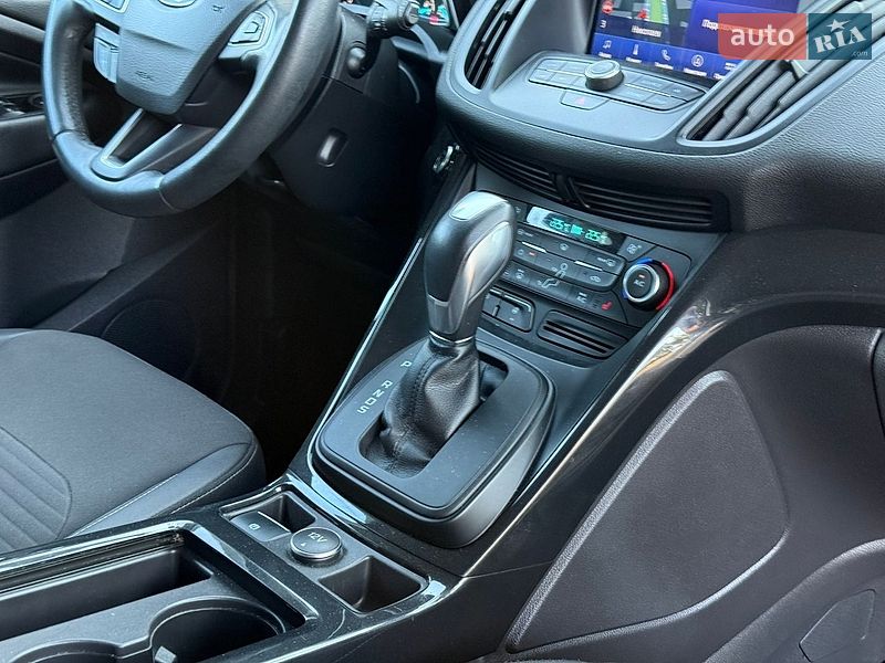 Позашляховик / Кросовер Ford Kuga 2019 в Миколаєві