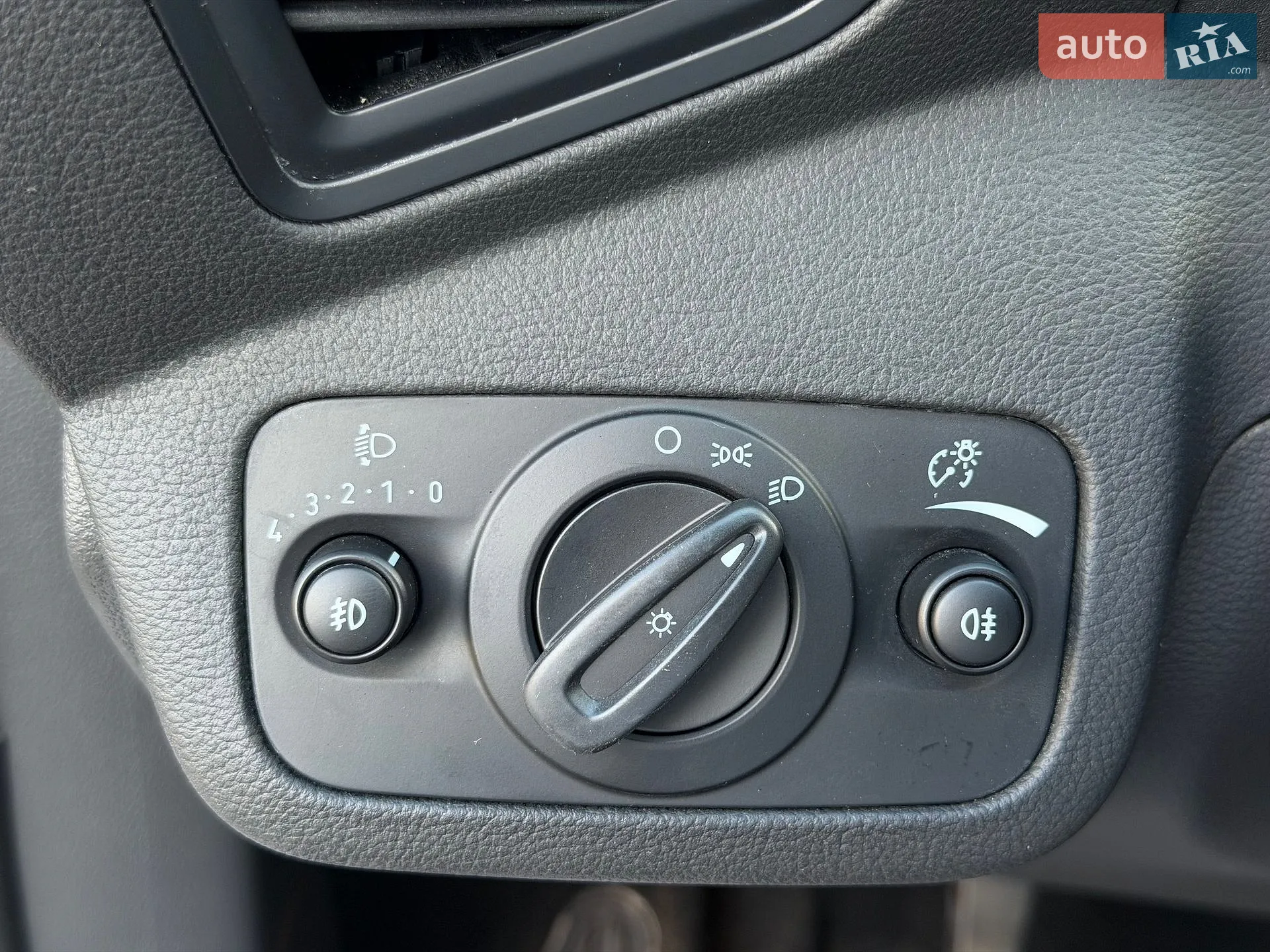 2016 Ford Kuga - мініатюра 40