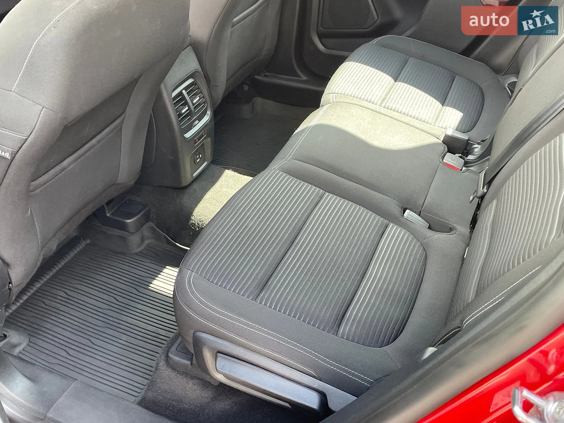 2020 Ford Kuga - мініатюра 17