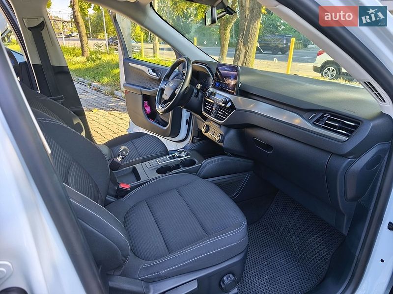 Позашляховик / Кросовер Ford Kuga 2020 в Дніпрі