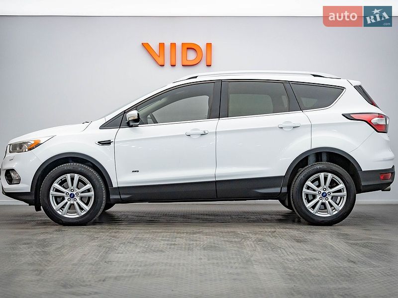 Позашляховик / Кросовер Ford Kuga 2017 в Києві