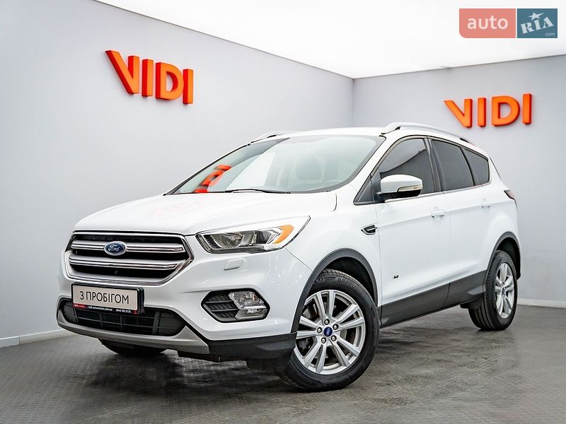 Позашляховик / Кросовер Ford Kuga 2017 в Києві