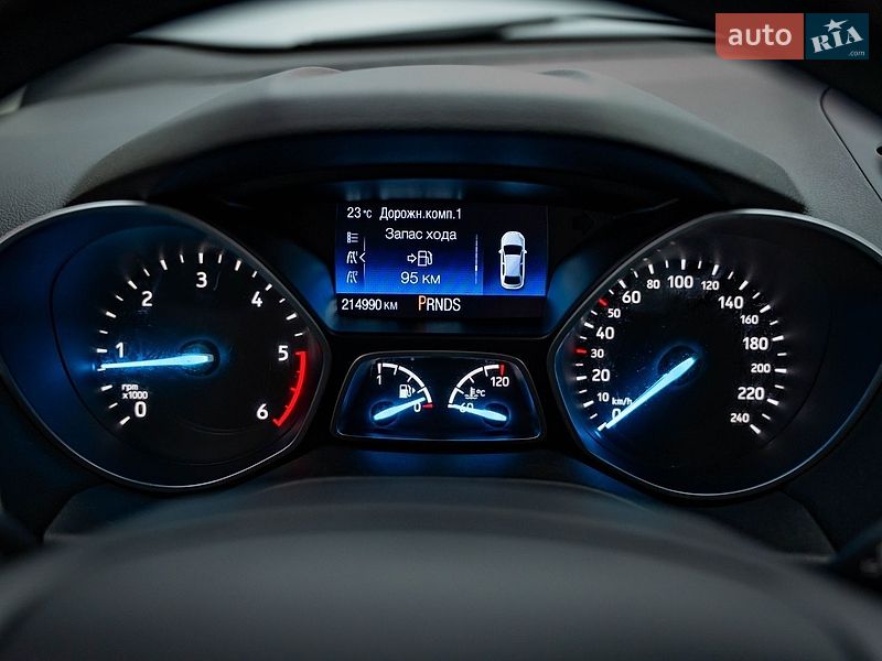 Позашляховик / Кросовер Ford Kuga 2017 в Києві