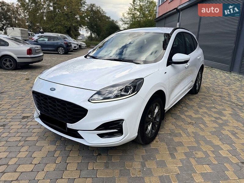 Внедорожник / Кроссовер Ford Kuga 2021 в Чернигове