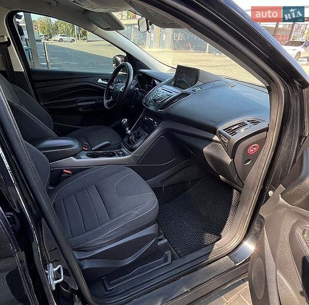 Позашляховик / Кросовер Ford Kuga 2014 в Олександрії