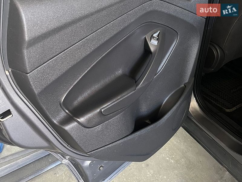 Внедорожник / Кроссовер Ford Kuga 2013 в Рокитном