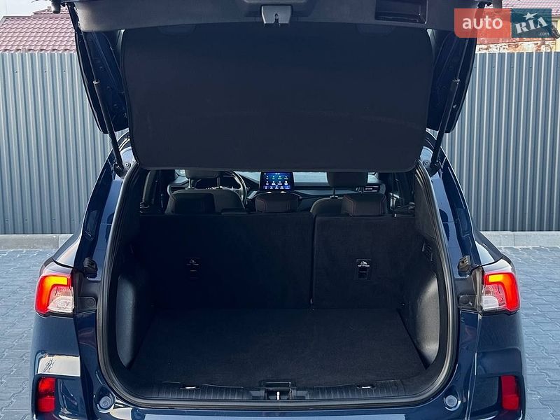 Позашляховик / Кросовер Ford Kuga 2022 в Тернополі