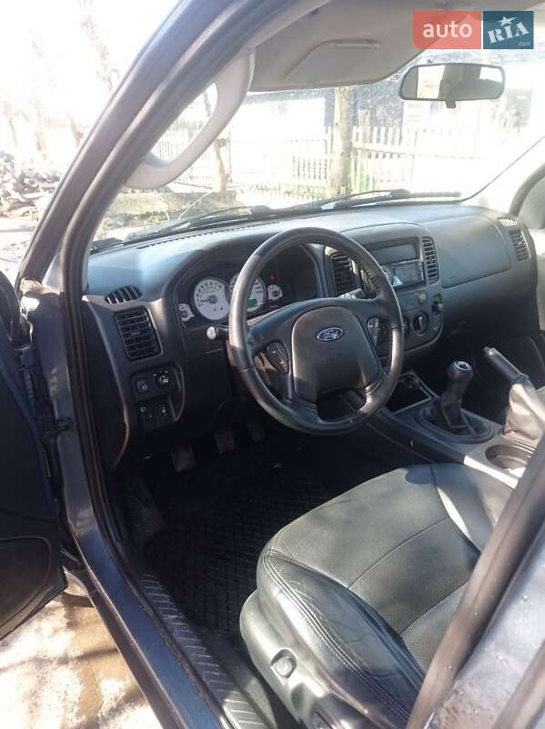 Внедорожник / Кроссовер Ford Maverick 2005 в Костополе