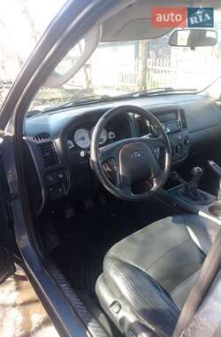 Позашляховик / Кросовер Ford Maverick 2005 в 