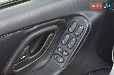 Внедорожник / Кроссовер Ford Maverick 2003 в 