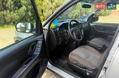 Внедорожник / Кроссовер Ford Maverick 2003 в 