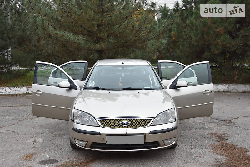 Ліфтбек Ford Mondeo 2003 в 