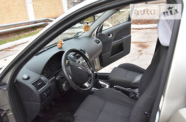 Ліфтбек Ford Mondeo 2003 в 