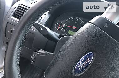Хетчбек Ford Mondeo 2006 в 