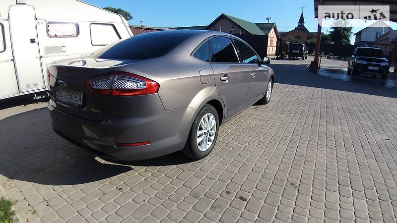 Седан Ford Mondeo 2012 в Сокале