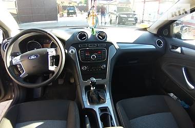 Седан Ford Mondeo 2012 в 