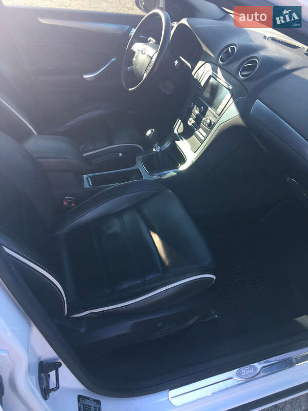 Универсал Ford Mondeo 2011 в Новом Роздоле